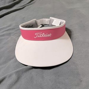 NEW WMN’S TITLEIST VISOR